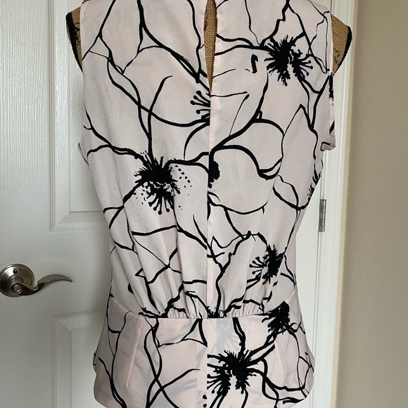 Banana Republic Printed Blouse - Picture 2 of 2